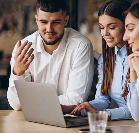 Professionals collaborating during an online consultation meeting - LeaveConsult